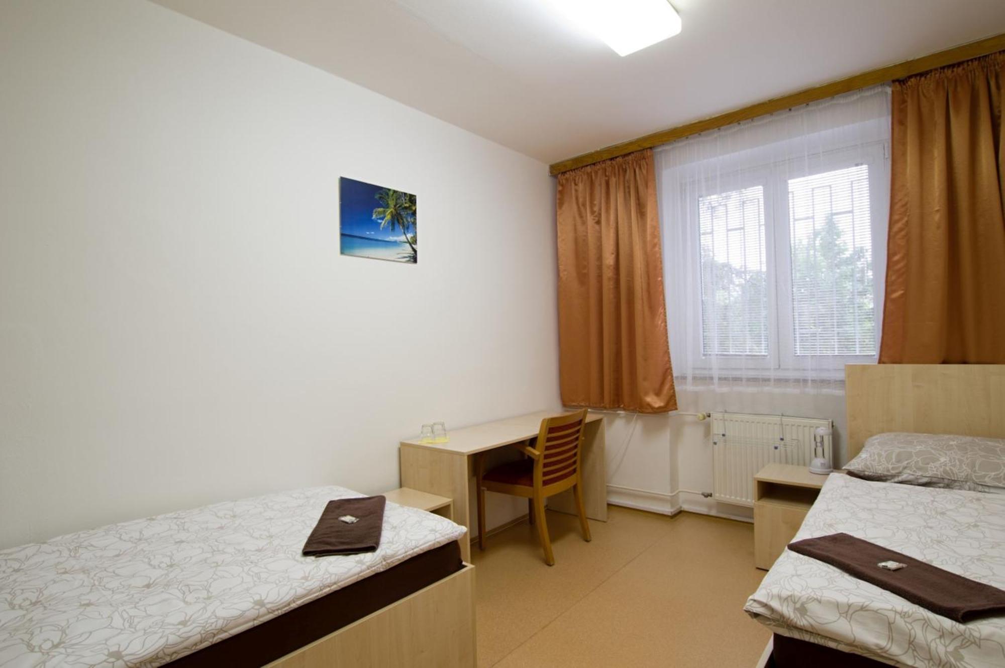 Tauferovy Koleje Hostel Brno Exterior photo